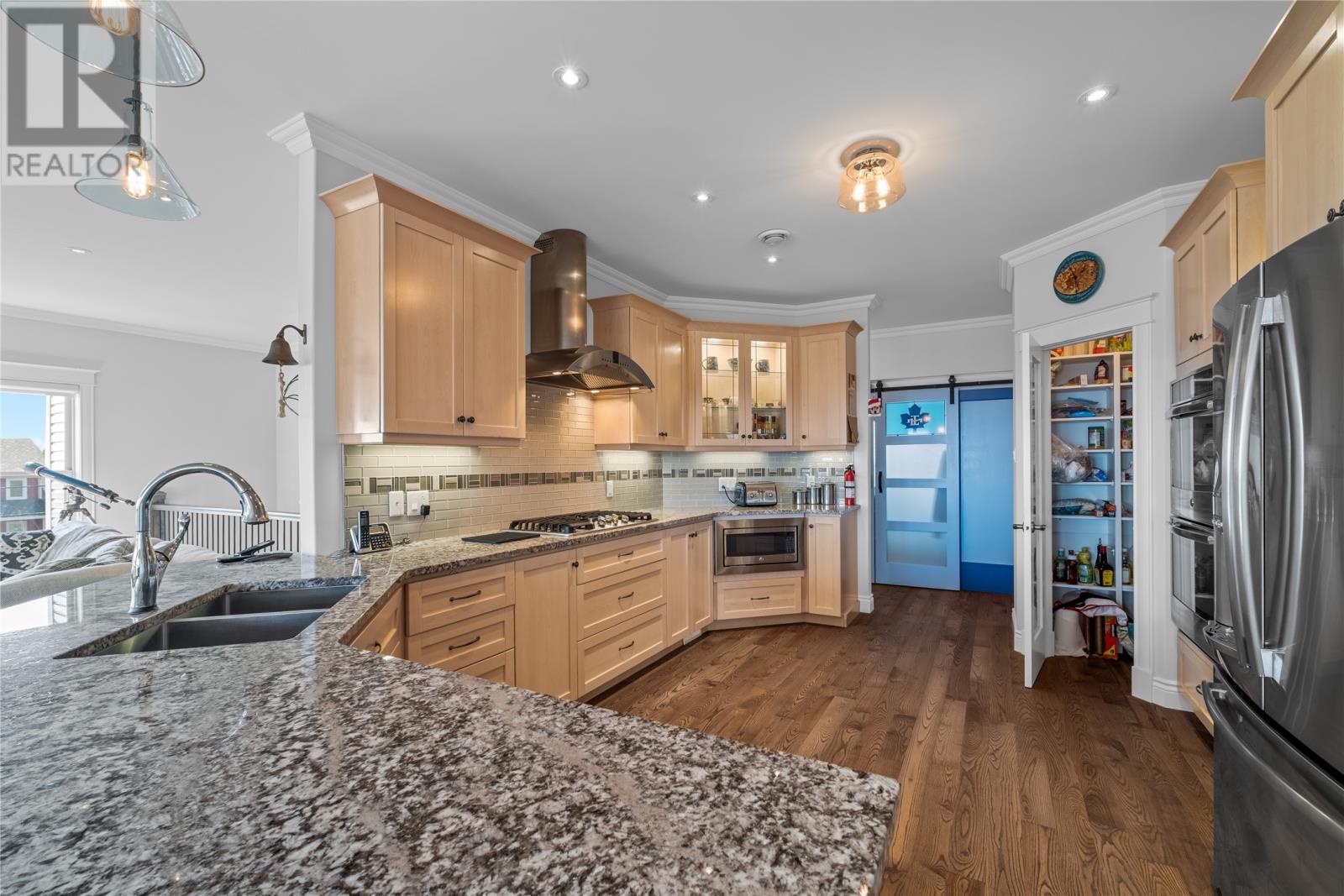 2 Scenic View Drive, Torbay, NL - Indoor Photo Showing Kitchen With Double Sink With Upgraded Kitchen
