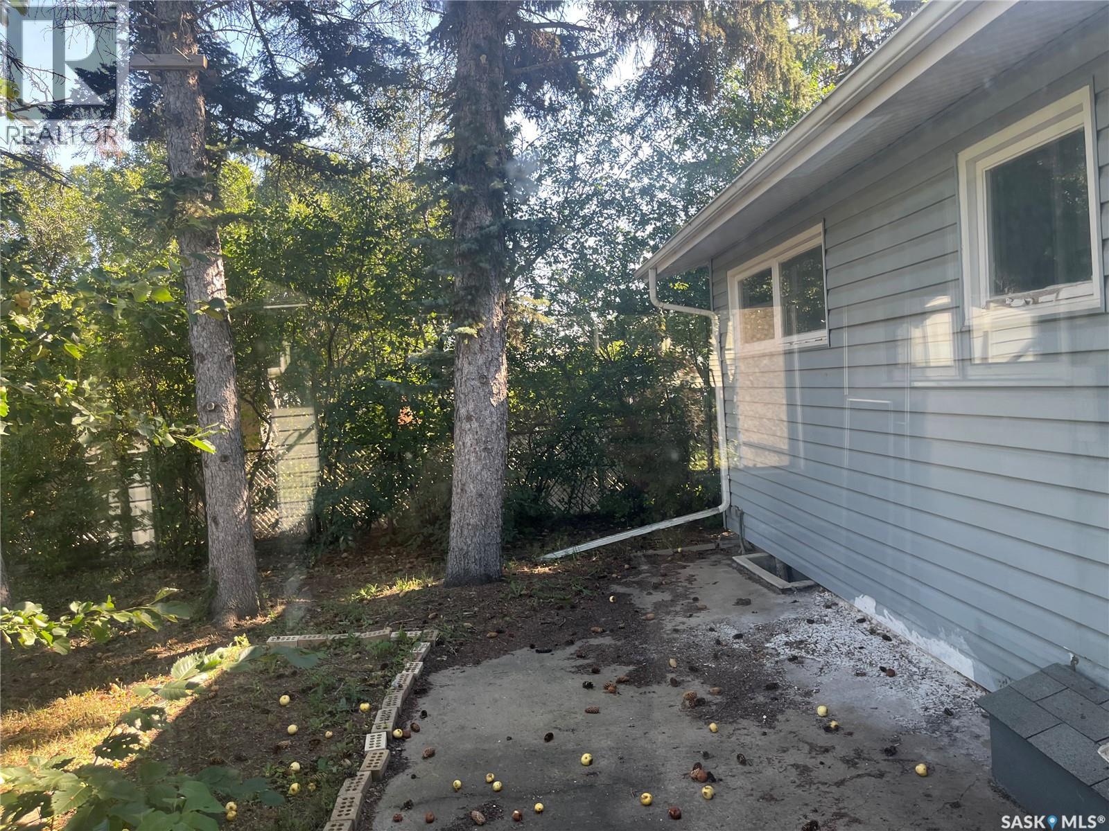 133 Halifax Street N, Regina, SK - Outdoor