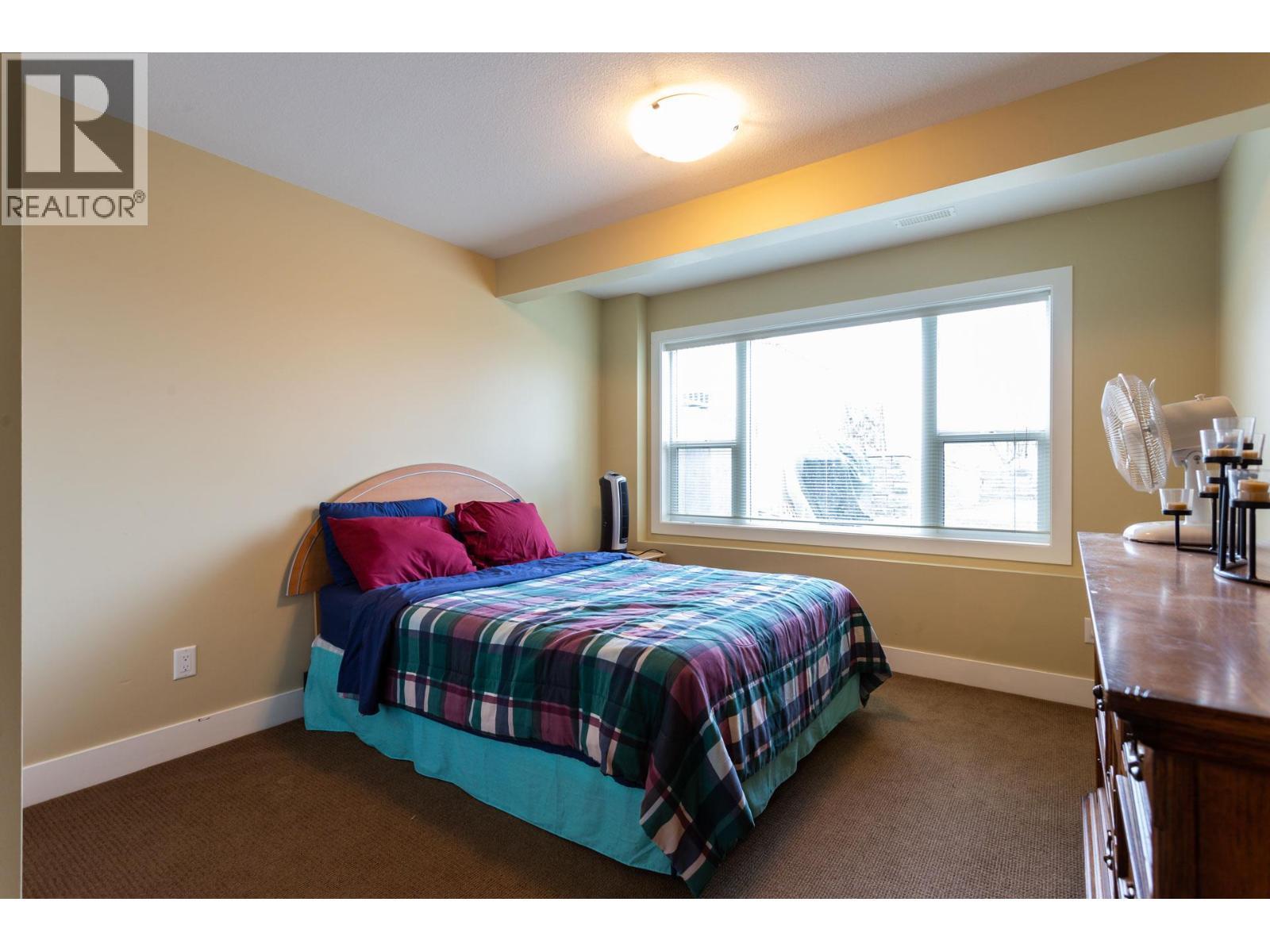 833 Mccurdy Road E, Kelowna, BC - Indoor Photo Showing Bedroom