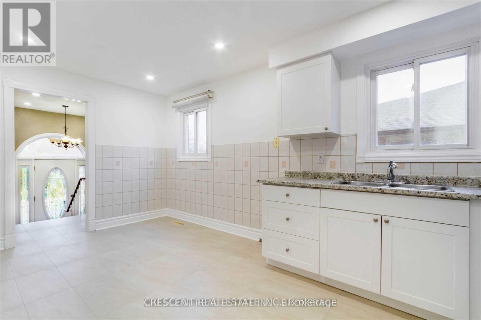 Upper - 4036 Dunmow Crescent, Mississauga, ON - Indoor