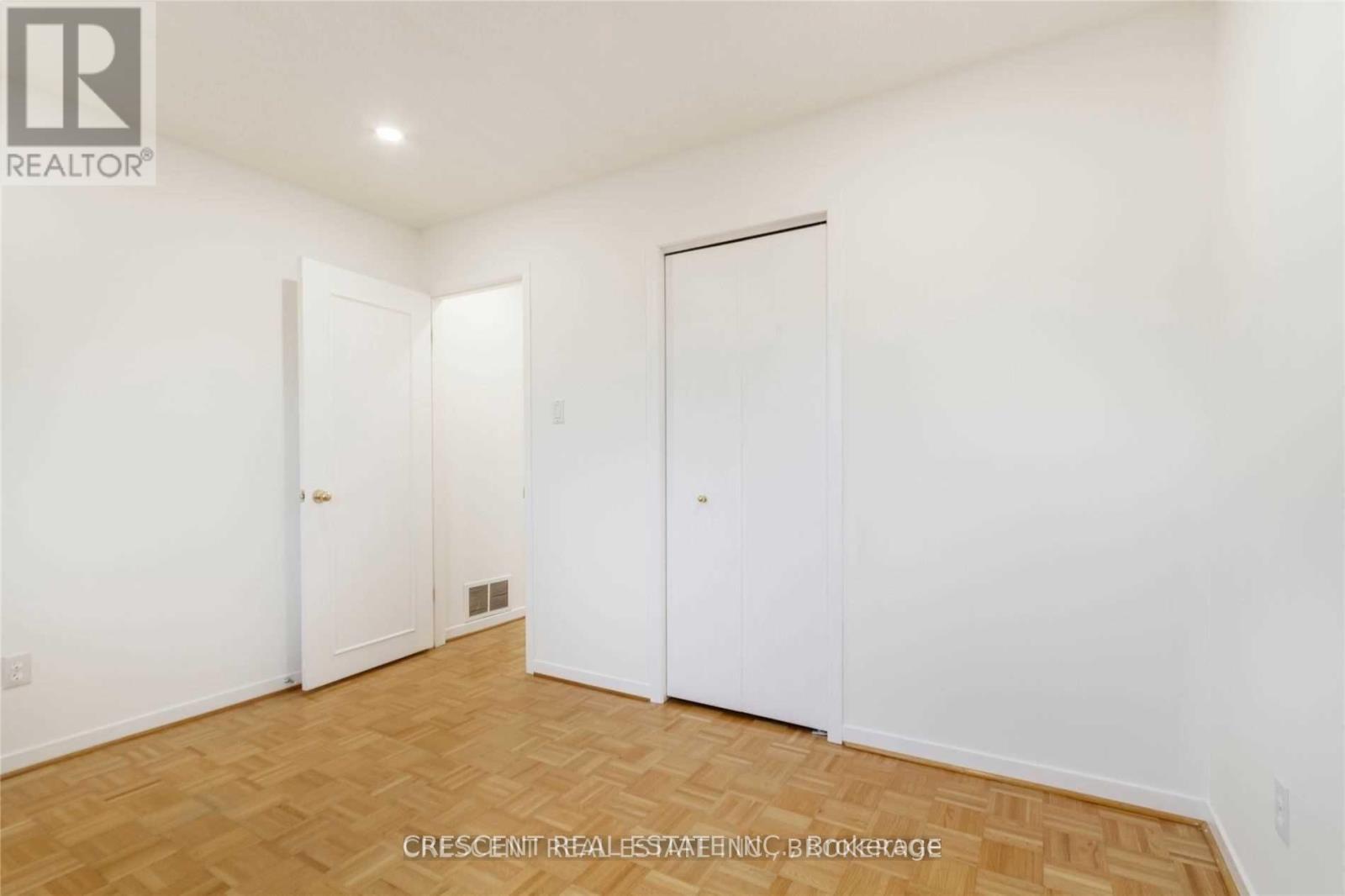 Upper - 4036 Dunmow Crescent, Mississauga, ON - Indoor Photo Showing Other Room