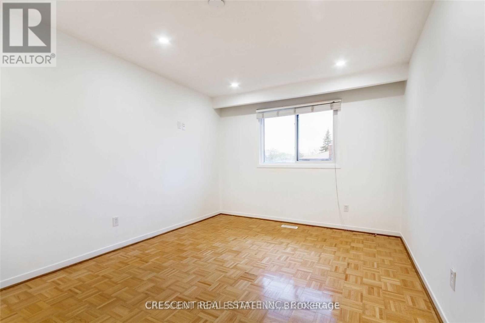 Upper - 4036 Dunmow Crescent, Mississauga, ON - Indoor Photo Showing Other Room