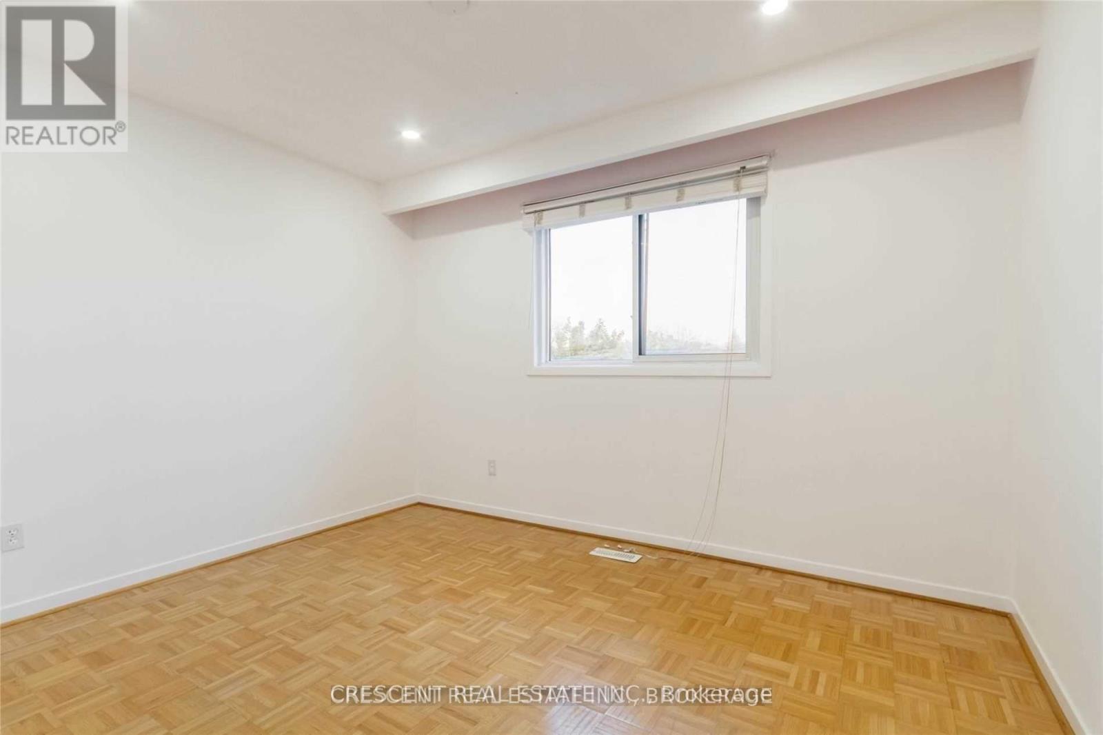 Upper - 4036 Dunmow Crescent, Mississauga, ON - Indoor Photo Showing Other Room