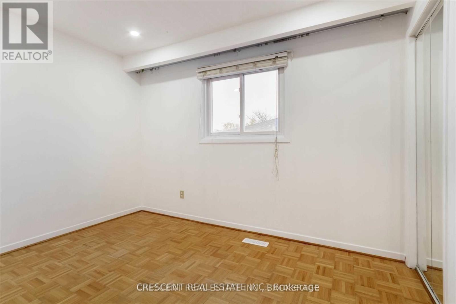 Upper - 4036 Dunmow Crescent, Mississauga, ON - Indoor Photo Showing Other Room