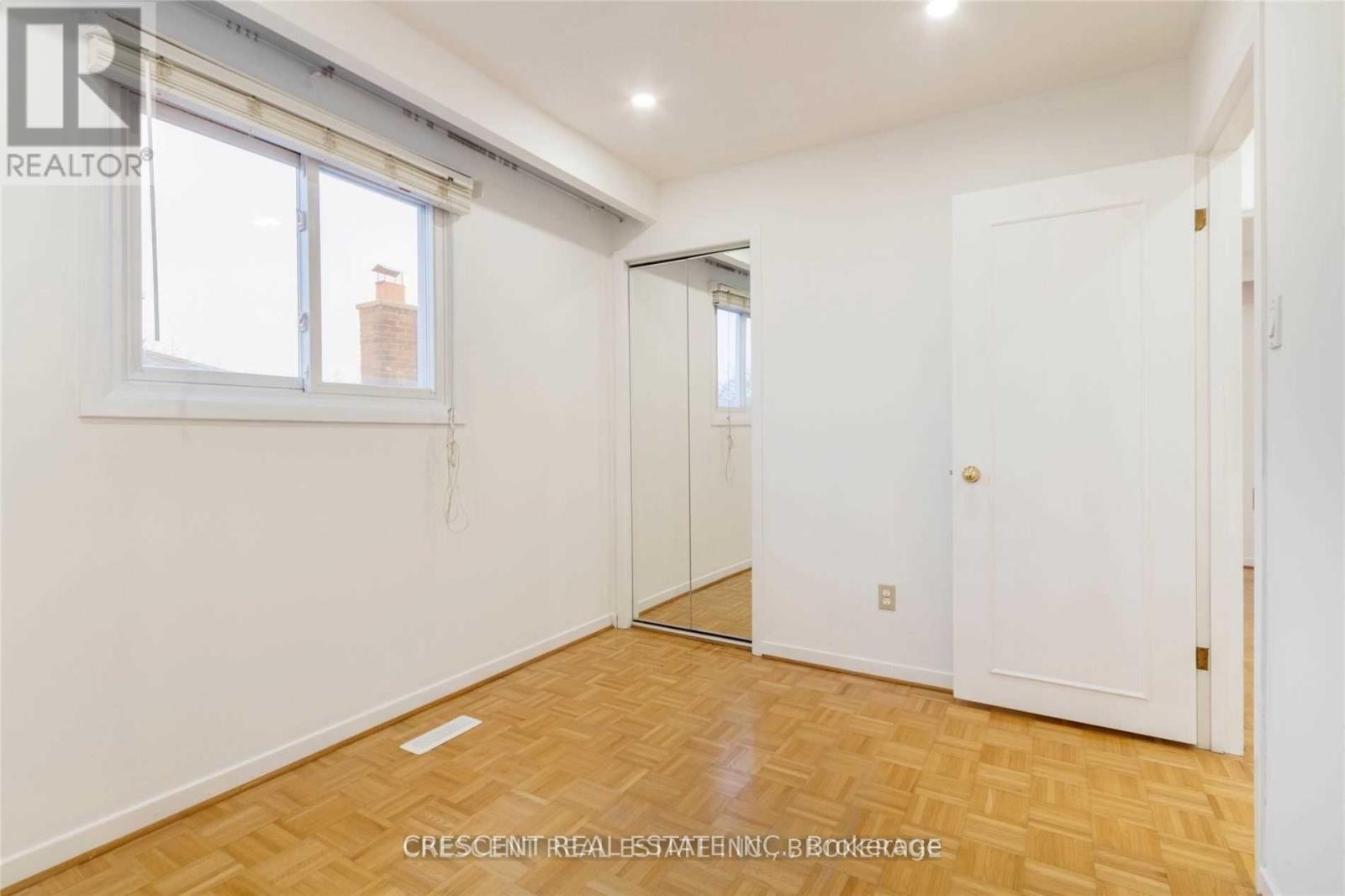 Upper - 4036 Dunmow Crescent, Mississauga, ON - Indoor Photo Showing Other Room