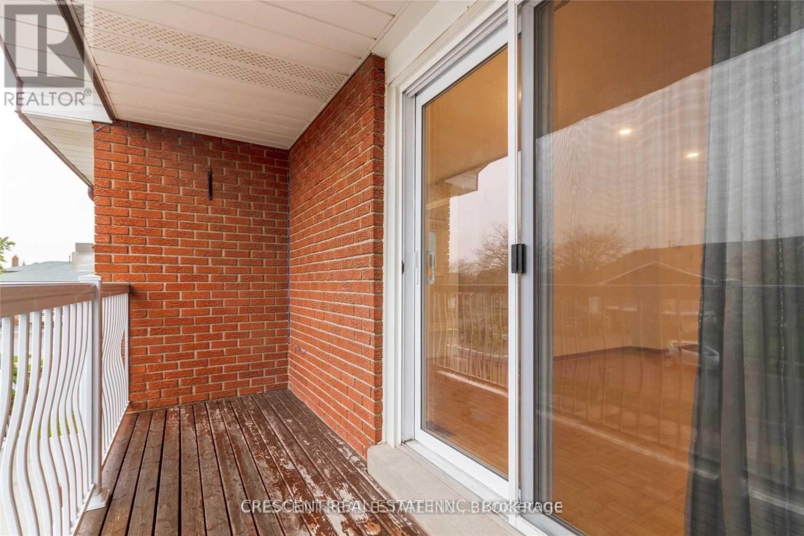 Upper - 4036 Dunmow Crescent, Mississauga, ON - Outdoor With Balcony With Exterior