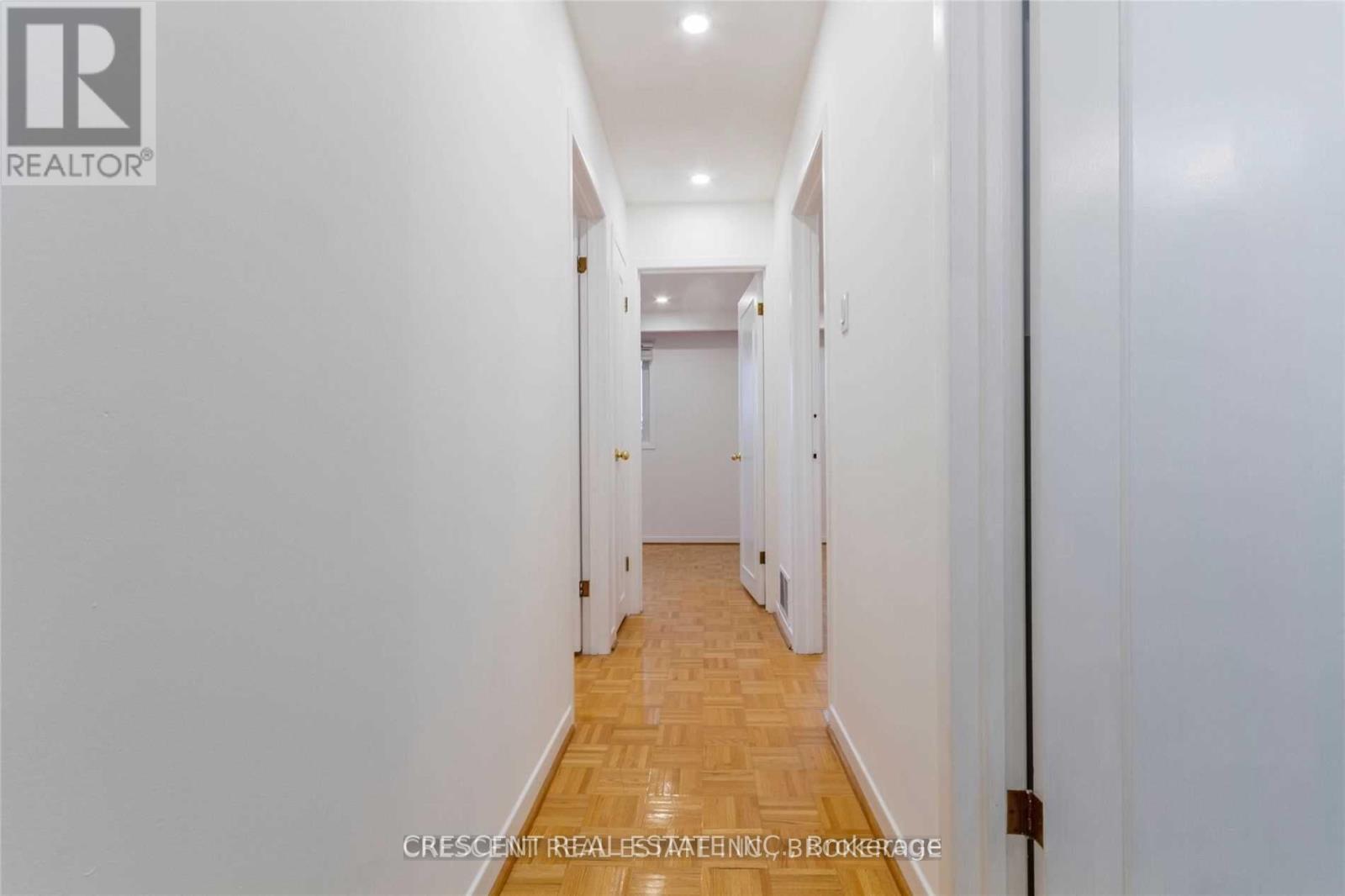 Upper - 4036 Dunmow Crescent, Mississauga, ON - Indoor Photo Showing Other Room