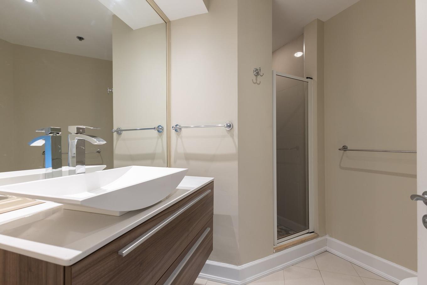 Salle de bains - 205-200 Av. Des Sommets, Montréal (Verdun/Île-Des-Soeurs), QC - Indoor