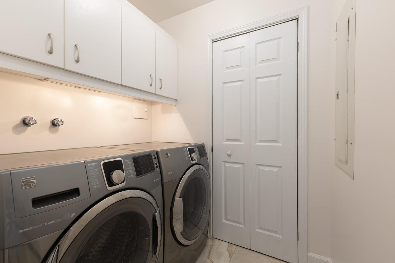 Salle de lavage - 205-200 Av. Des Sommets, Montréal (Verdun/Île-Des-Soeurs), QC - Indoor Photo Showing Laundry Room