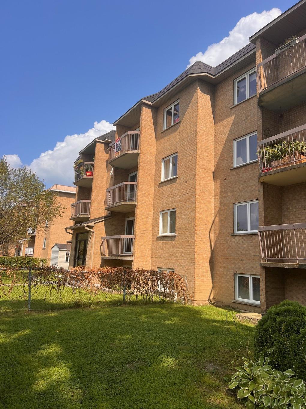 Frontage - 8-79 Boul. Jean-Paul-Vincent, Longueuil (Le Vieux-Longueuil), QC - Outdoor