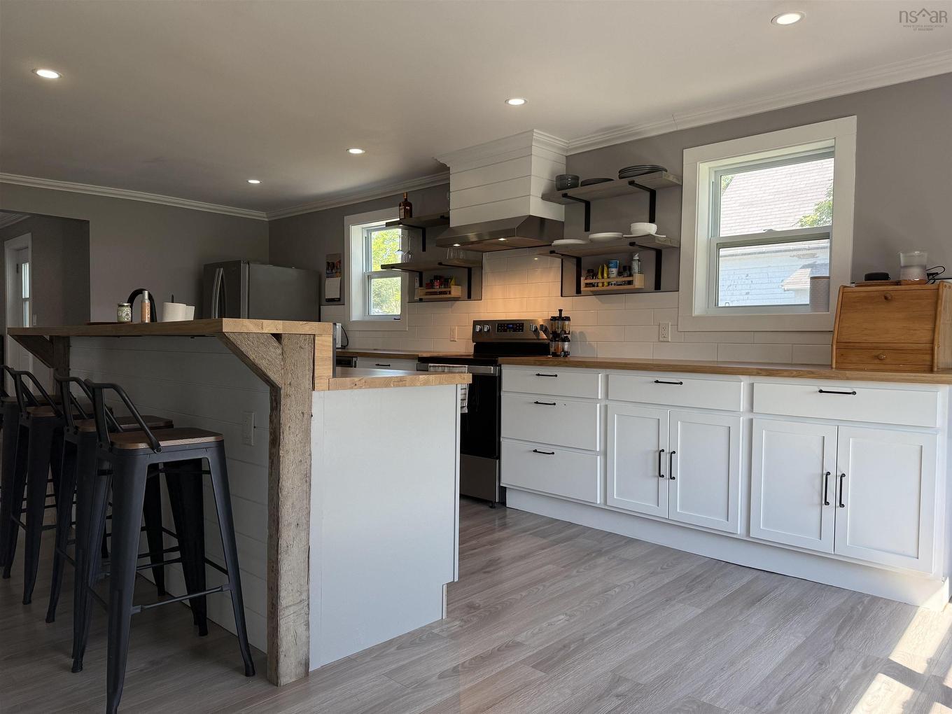 1044 Highway 335, Middle West Pubnico, NS