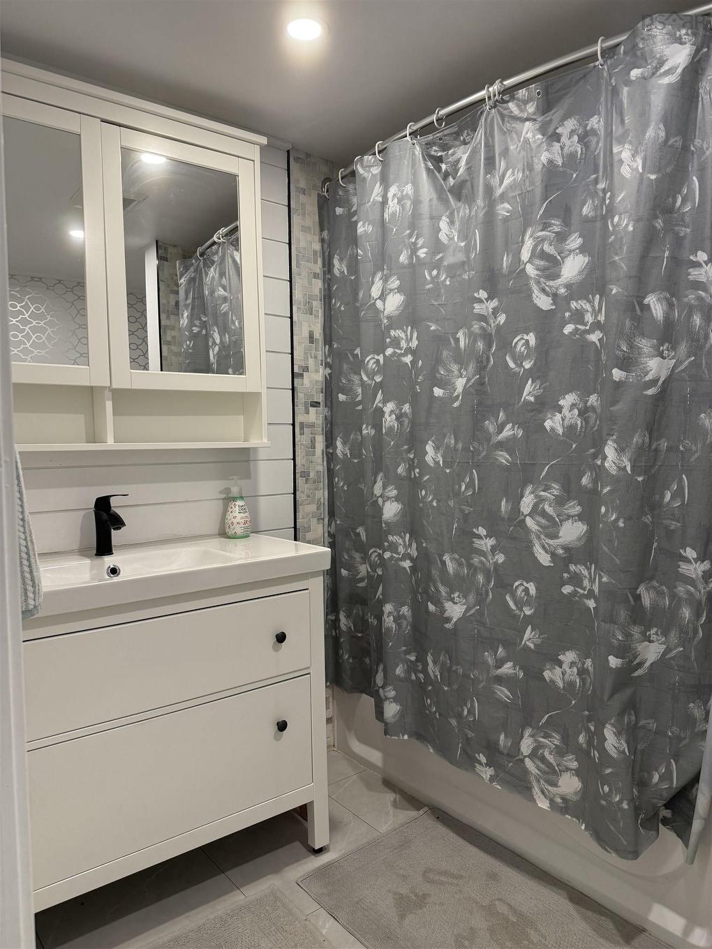 1044 Highway 335, Middle West Pubnico, NS