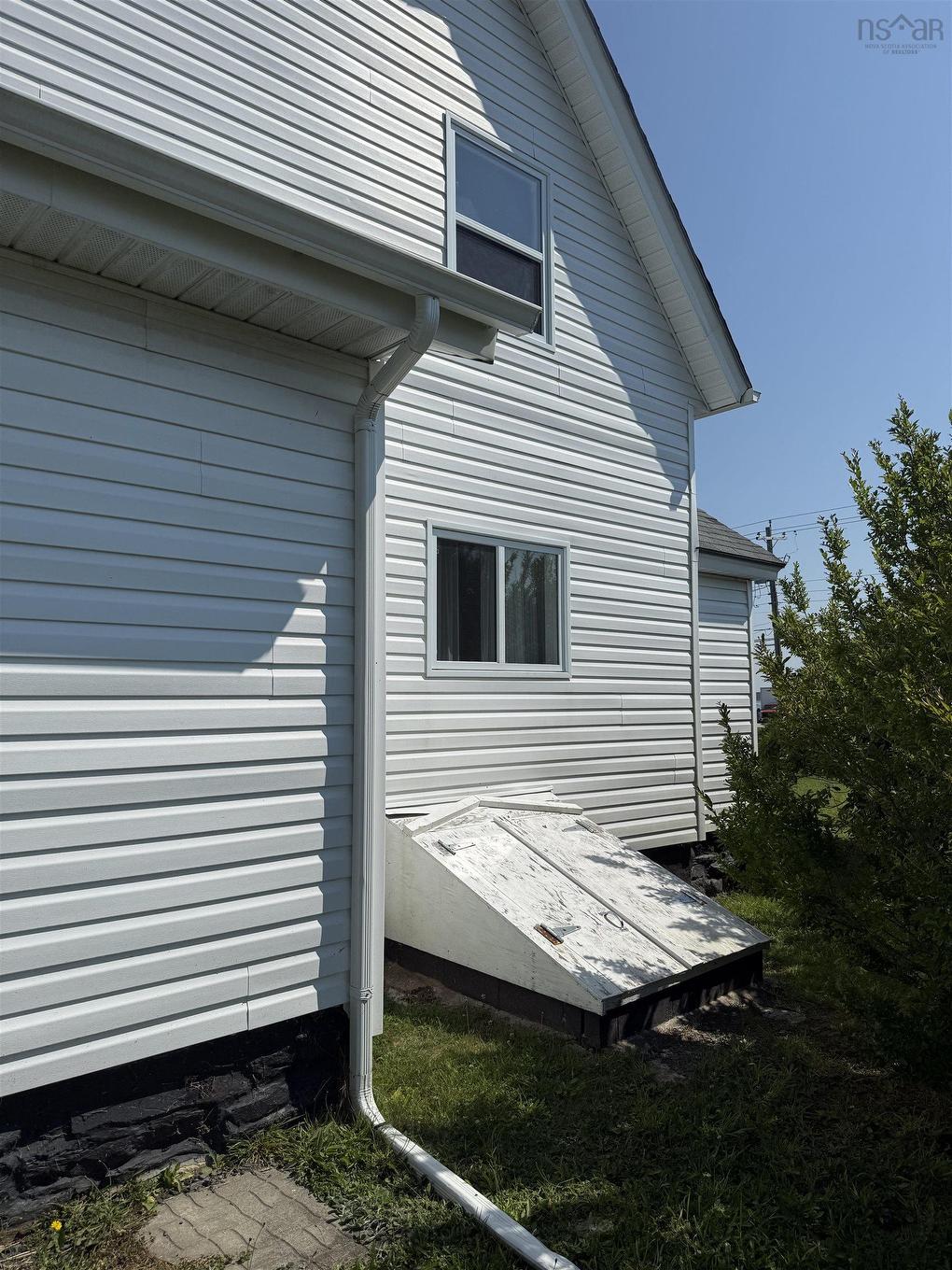 1044 Highway 335, Middle West Pubnico, NS