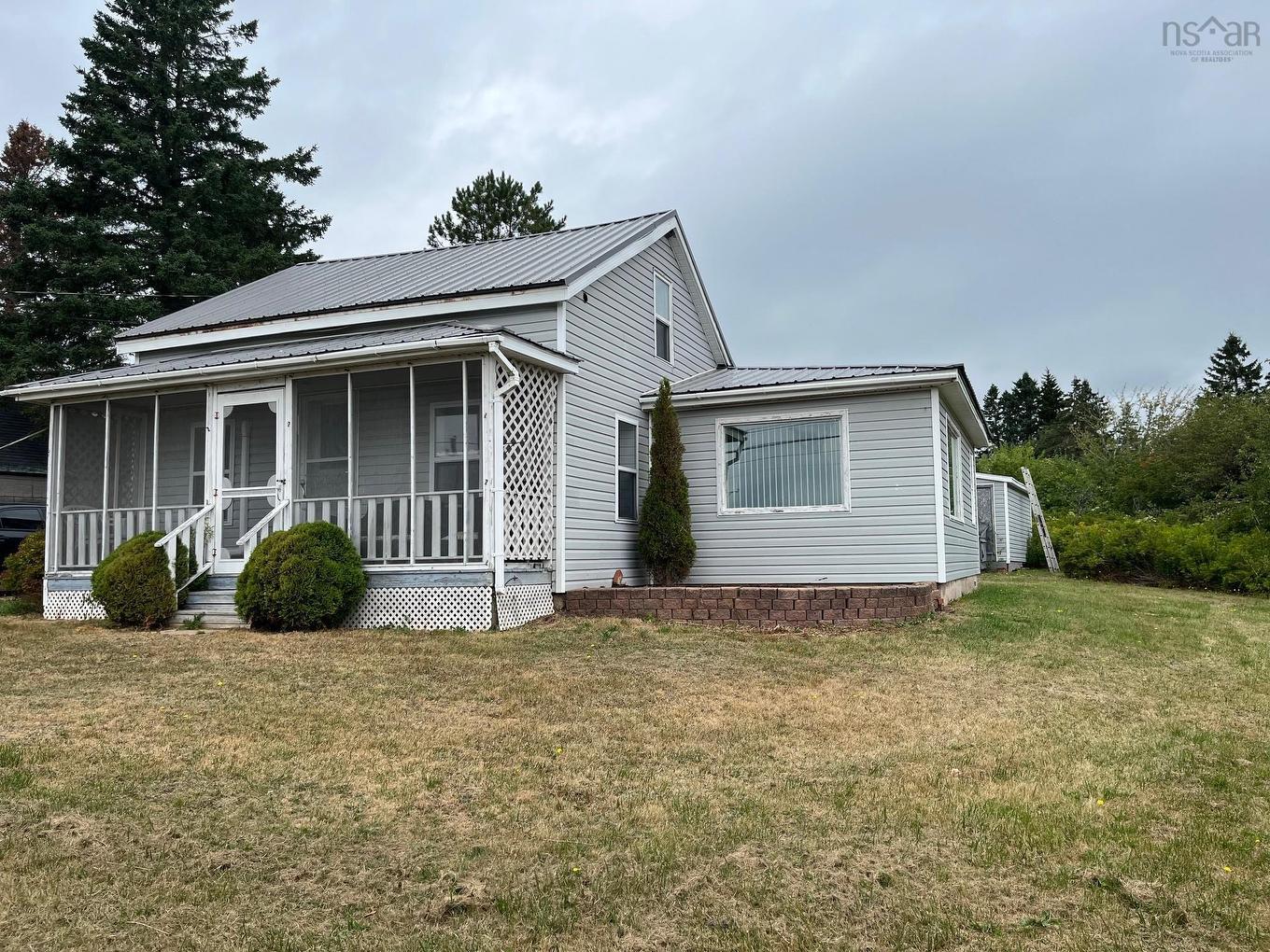 607 Highway 2, Lower Five Islands, NS