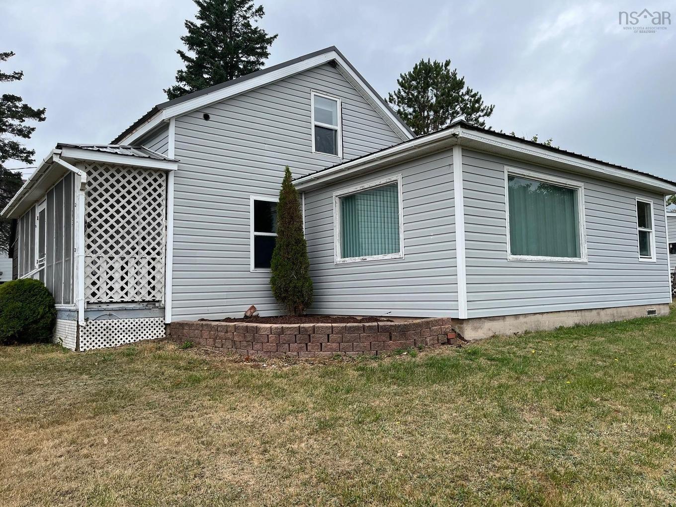 607 Highway 2, Lower Five Islands, NS