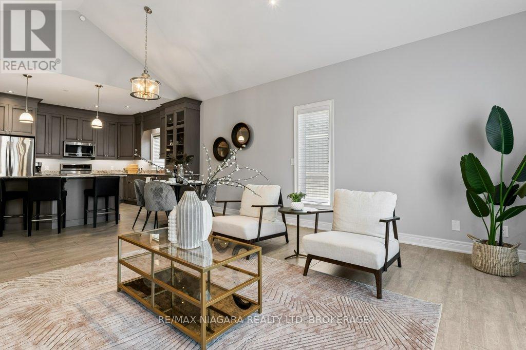 34 Blossom Common, St. Catharines (Port Weller), ON - Indoor