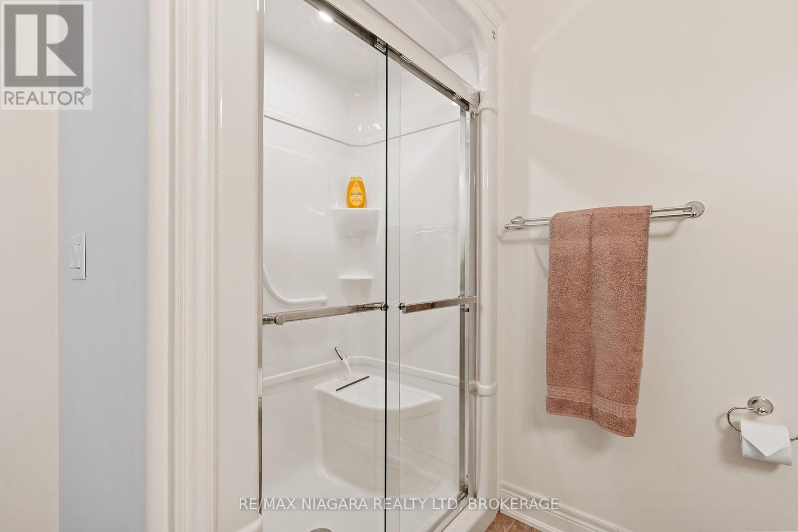 34 Blossom Common, St. Catharines (Port Weller), ON - Indoor Photo Showing Bathroom