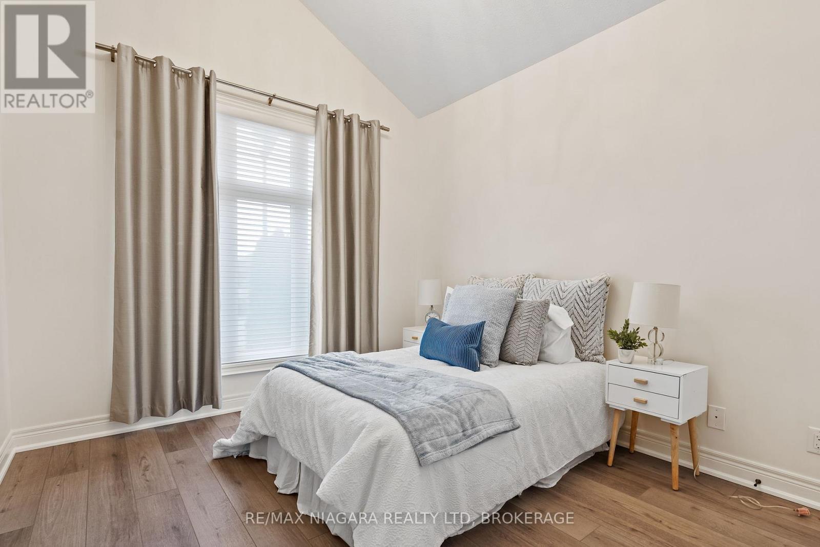 34 Blossom Common, St. Catharines (Port Weller), ON - Indoor Photo Showing Bedroom