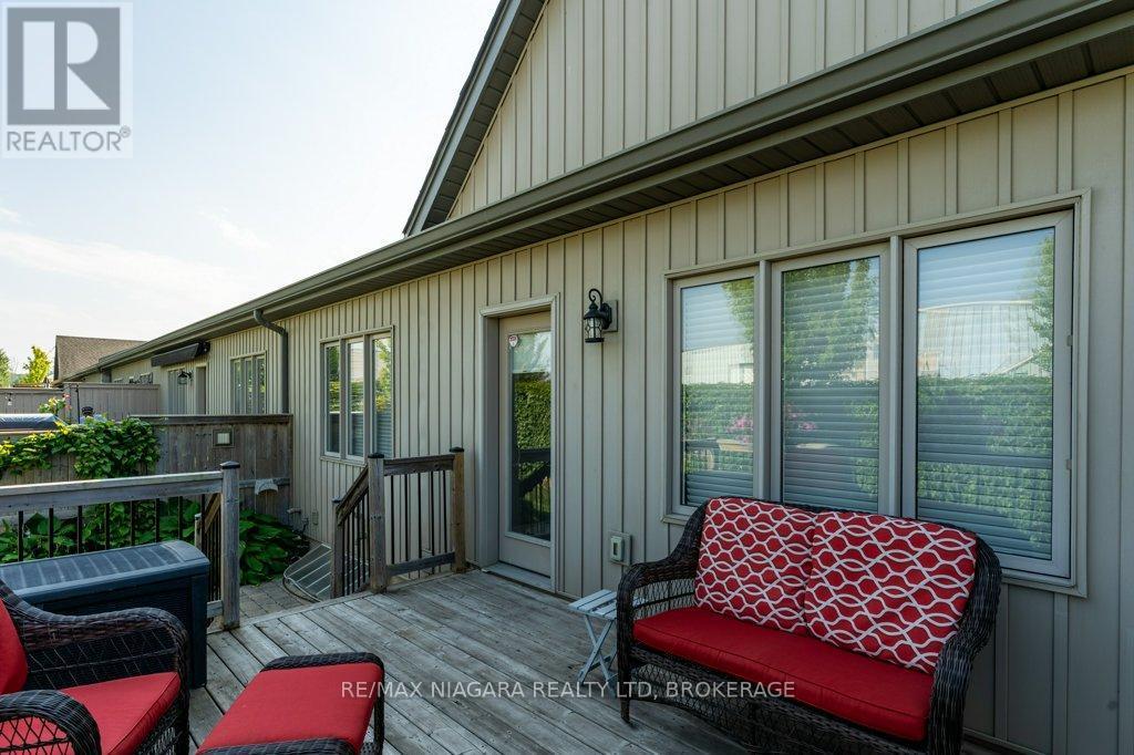 34 Blossom Common, St. Catharines (Port Weller), ON - Outdoor With Deck Patio Veranda With Exterior