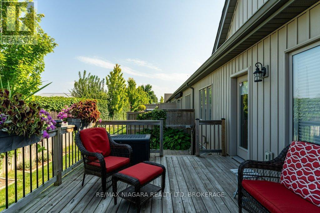 34 Blossom Common, St. Catharines (Port Weller), ON - Outdoor With Deck Patio Veranda With Exterior