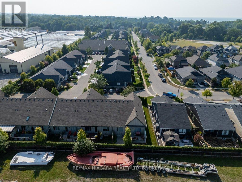 34 Blossom Common, St. Catharines (Port Weller), ON - Outdoor With View