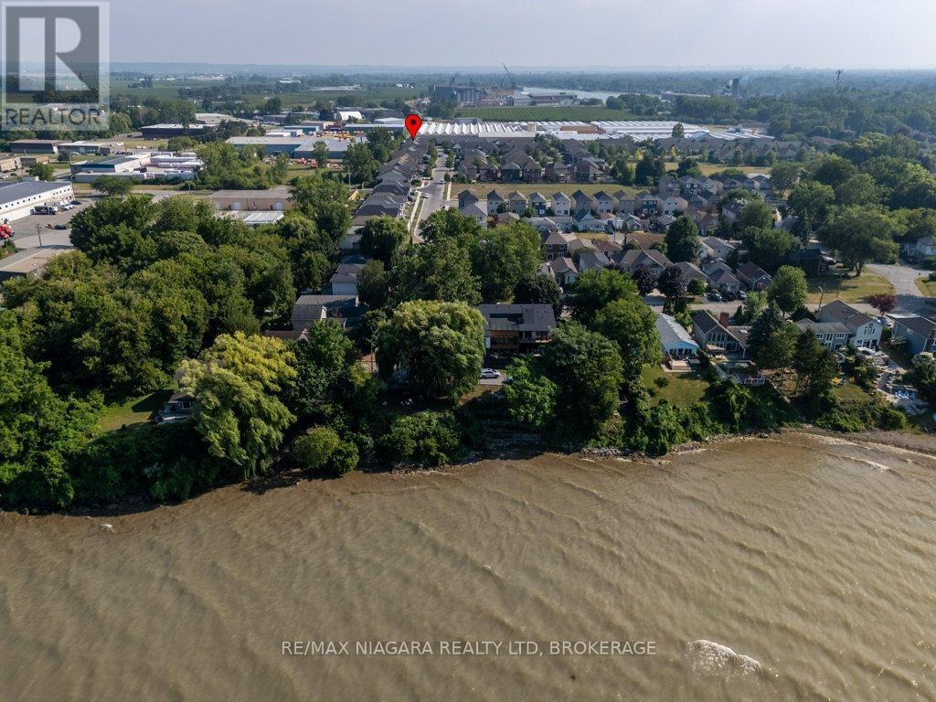 34 Blossom Common, St. Catharines (Port Weller), ON - Outdoor With View