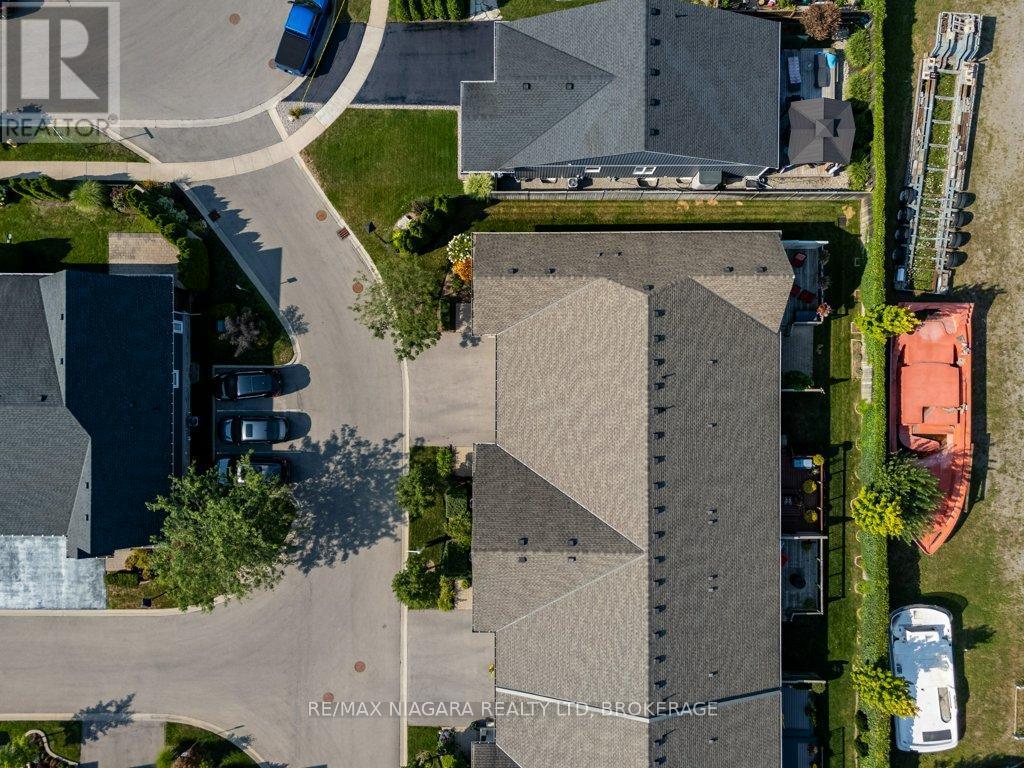 34 Blossom Common, St. Catharines (Port Weller), ON - Outdoor With View