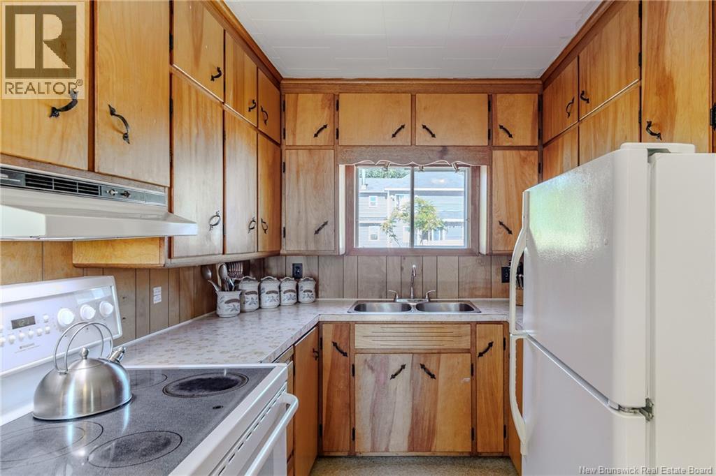 639 Main Street, Beaver Harbour, NB - Indoor Photo Showing Kitchen With Double Sink