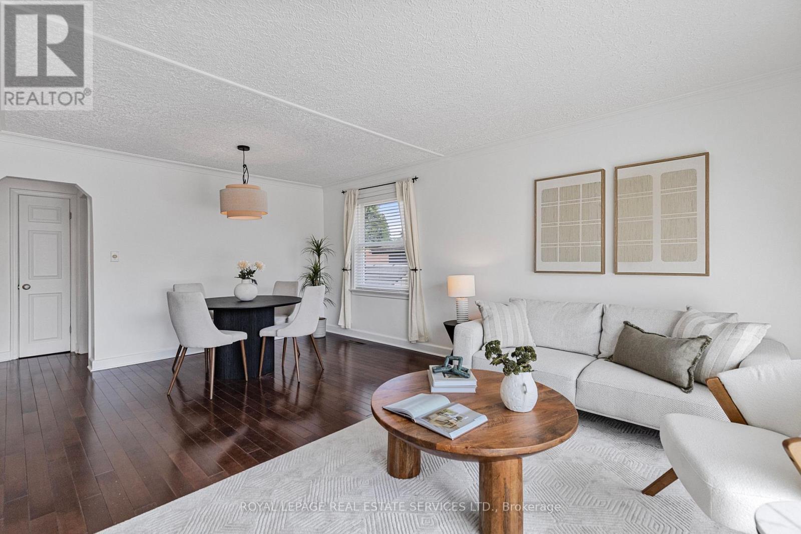 2143 Mountainside Drive, Burlington, ON - Indoor Photo Showing Living Room