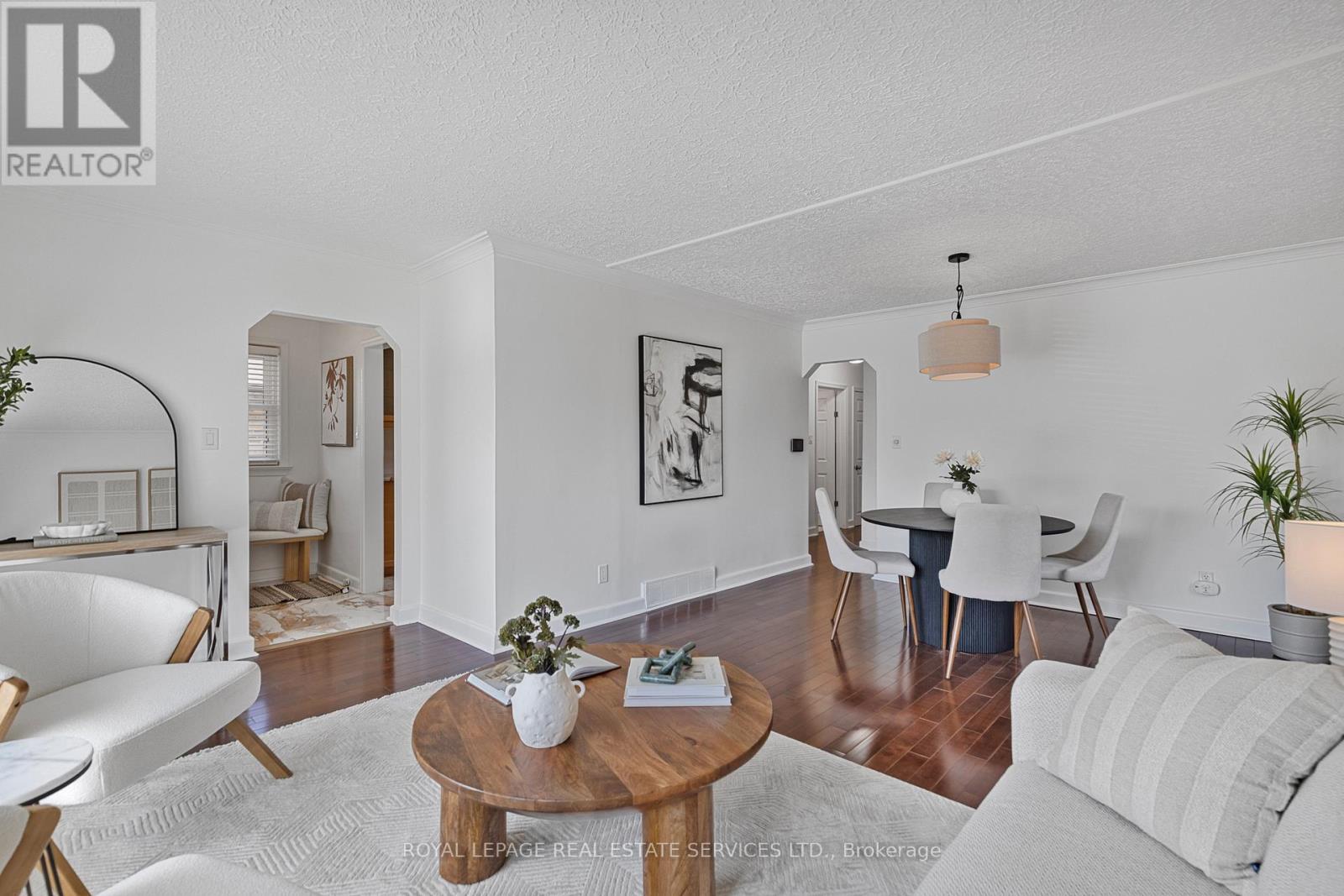 2143 Mountainside Drive, Burlington, ON - Indoor Photo Showing Living Room