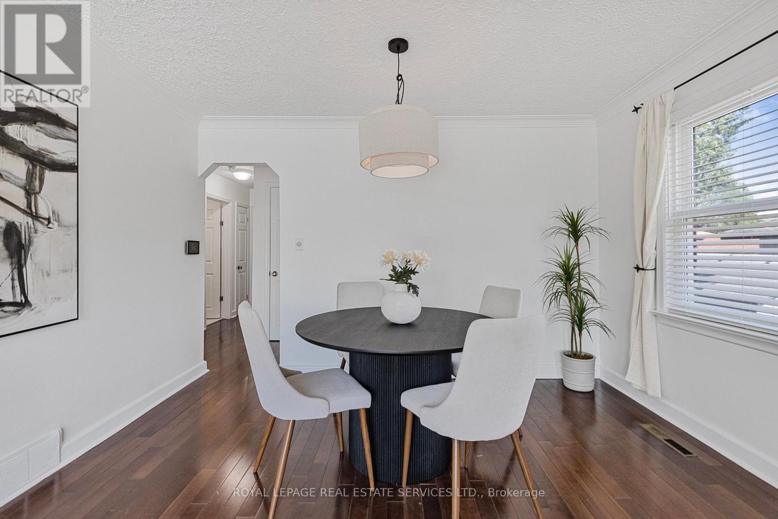 2143 Mountainside Drive, Burlington, ON - Indoor Photo Showing Dining Room