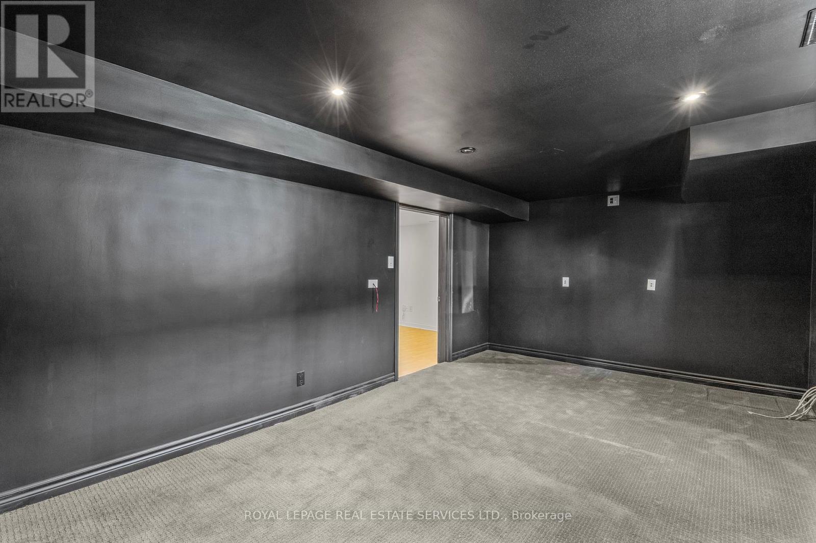 2143 Mountainside Drive, Burlington, ON - Indoor