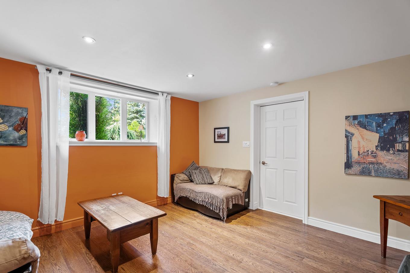 Family room - 1566 Rue Monette, Val-David, QC - Indoor Photo Showing Living Room
