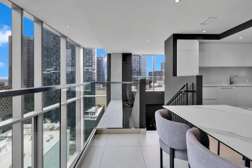 Salle communautaire - 2002-360 Rue Mayor, Montréal (Ville-Marie), QC -