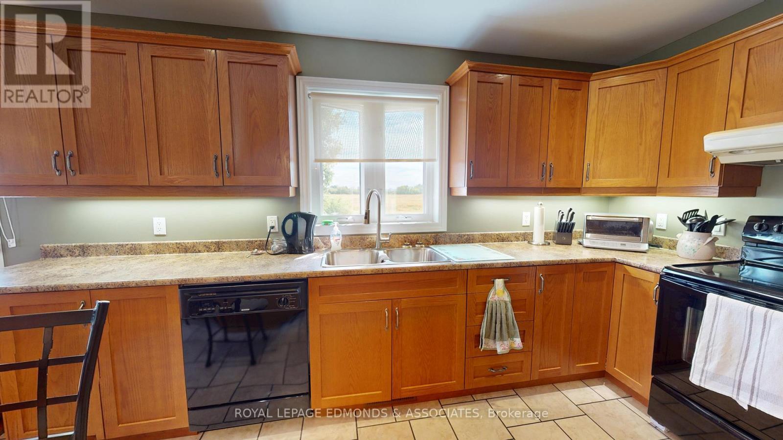 1388 Bromley Line E, Whitewater Region, ON