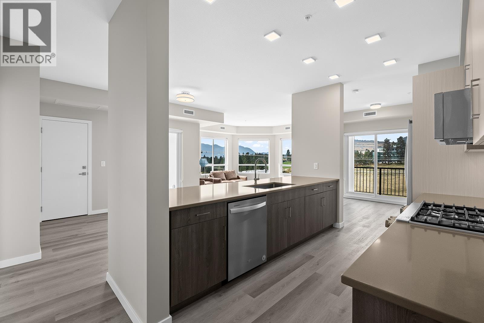 2301 Carrington Road Unit# 219, West Kelowna, BC - Indoor Photo Showing Kitchen With Upgraded Kitchen