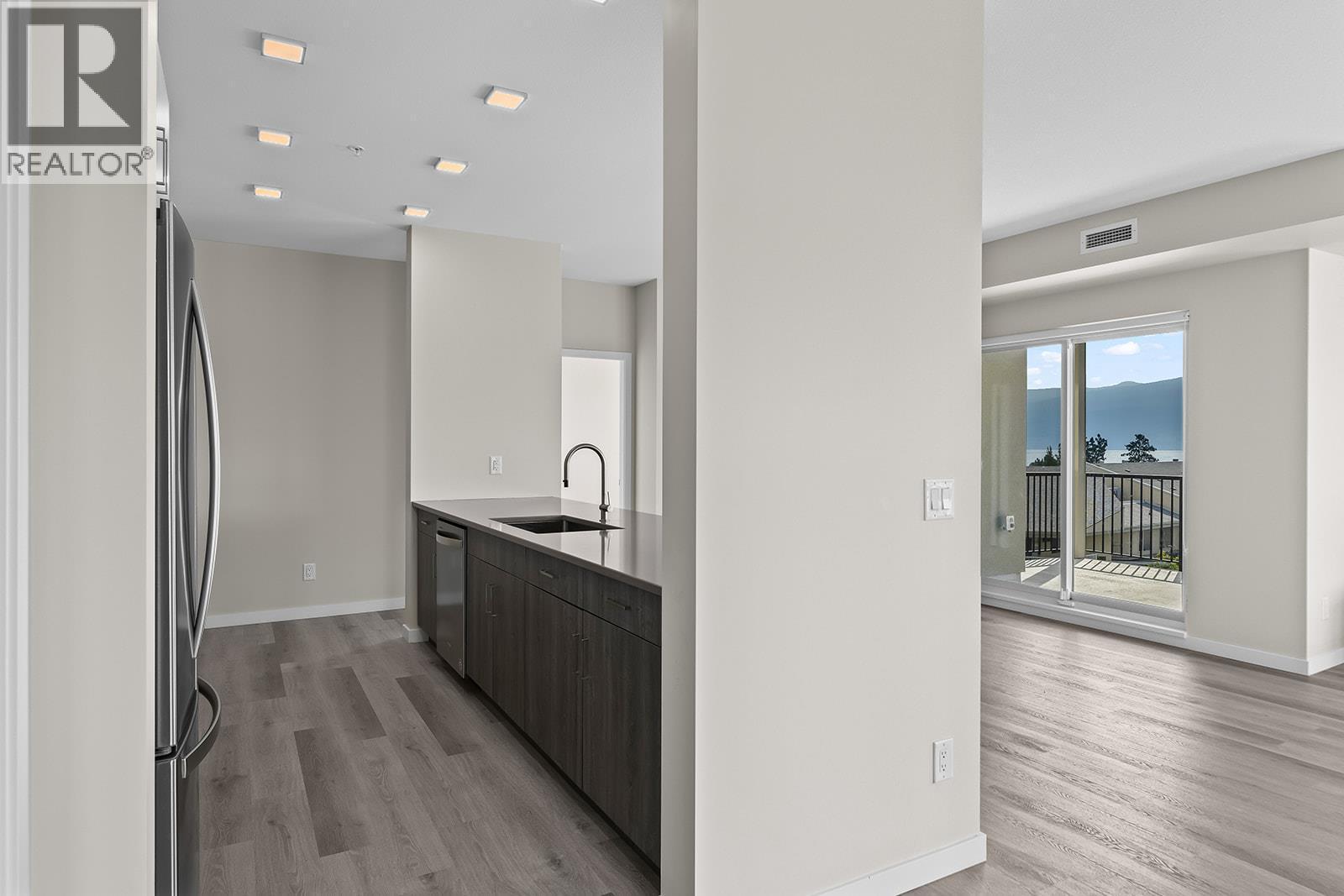 2301 Carrington Road Unit# 219, West Kelowna, BC - Indoor Photo Showing Kitchen