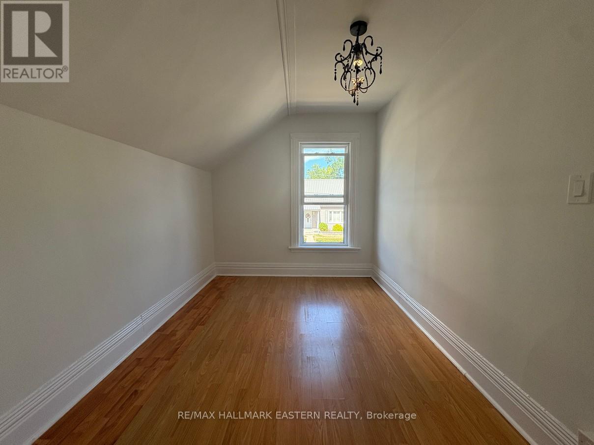 #2 - 581 Paterson Street, Peterborough Central (South), ON - Indoor Photo Showing Other Room