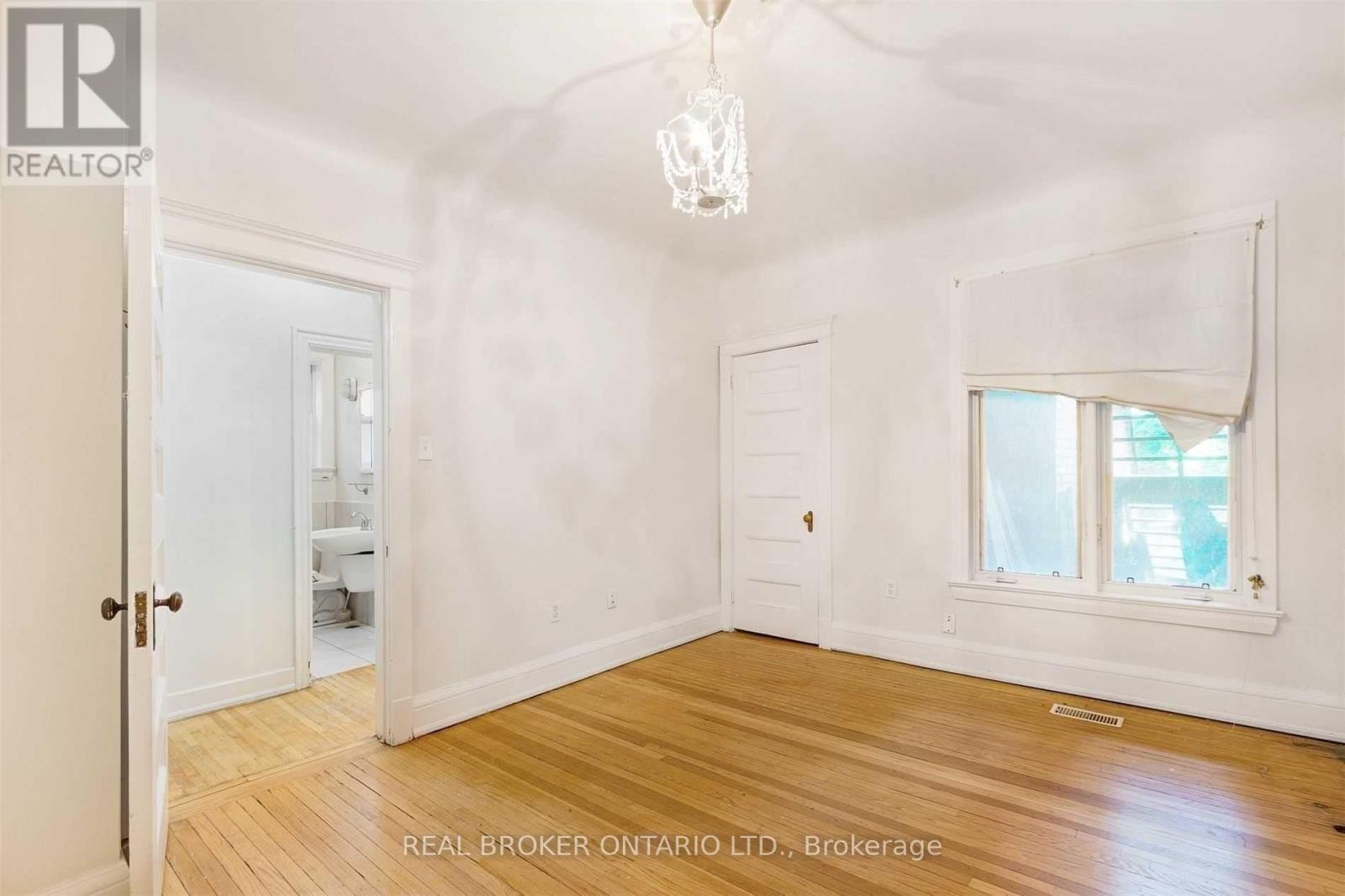 499 Palmerston Boulevard, Toronto, ON - Indoor Photo Showing Other Room