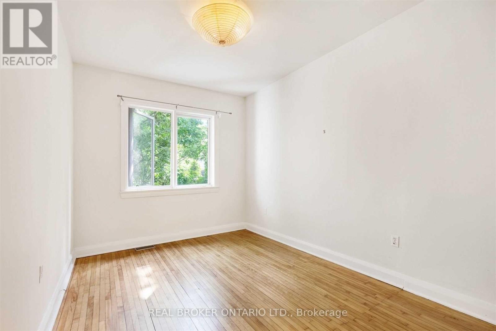 499 Palmerston Boulevard, Toronto, ON - Indoor Photo Showing Other Room