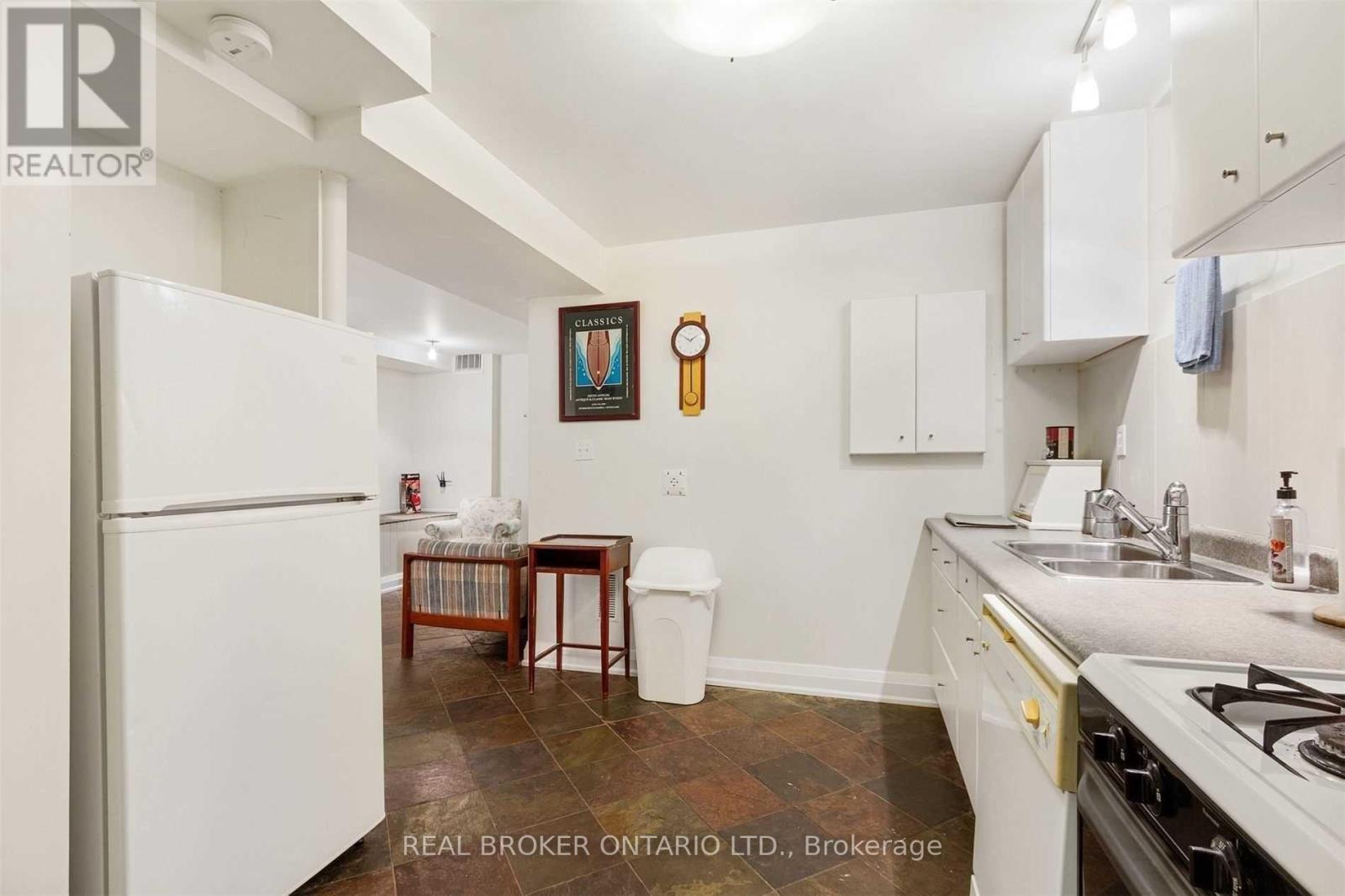 499 Palmerston Boulevard, Toronto, ON - Indoor Photo Showing Kitchen With Double Sink