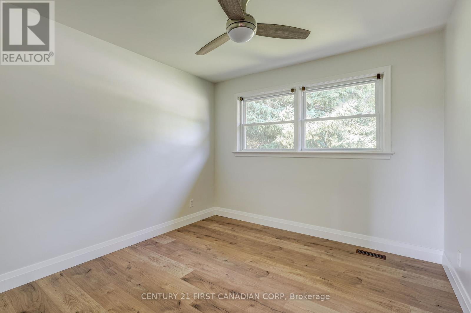 1805 Whitehall Drive, London East (East H), ON - Indoor Photo Showing Other Room