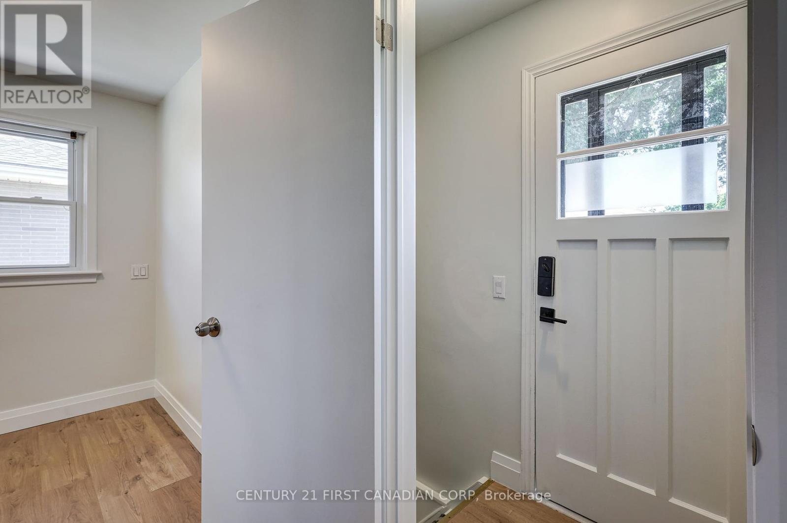 1805 Whitehall Drive, London East (East H), ON - Indoor Photo Showing Other Room