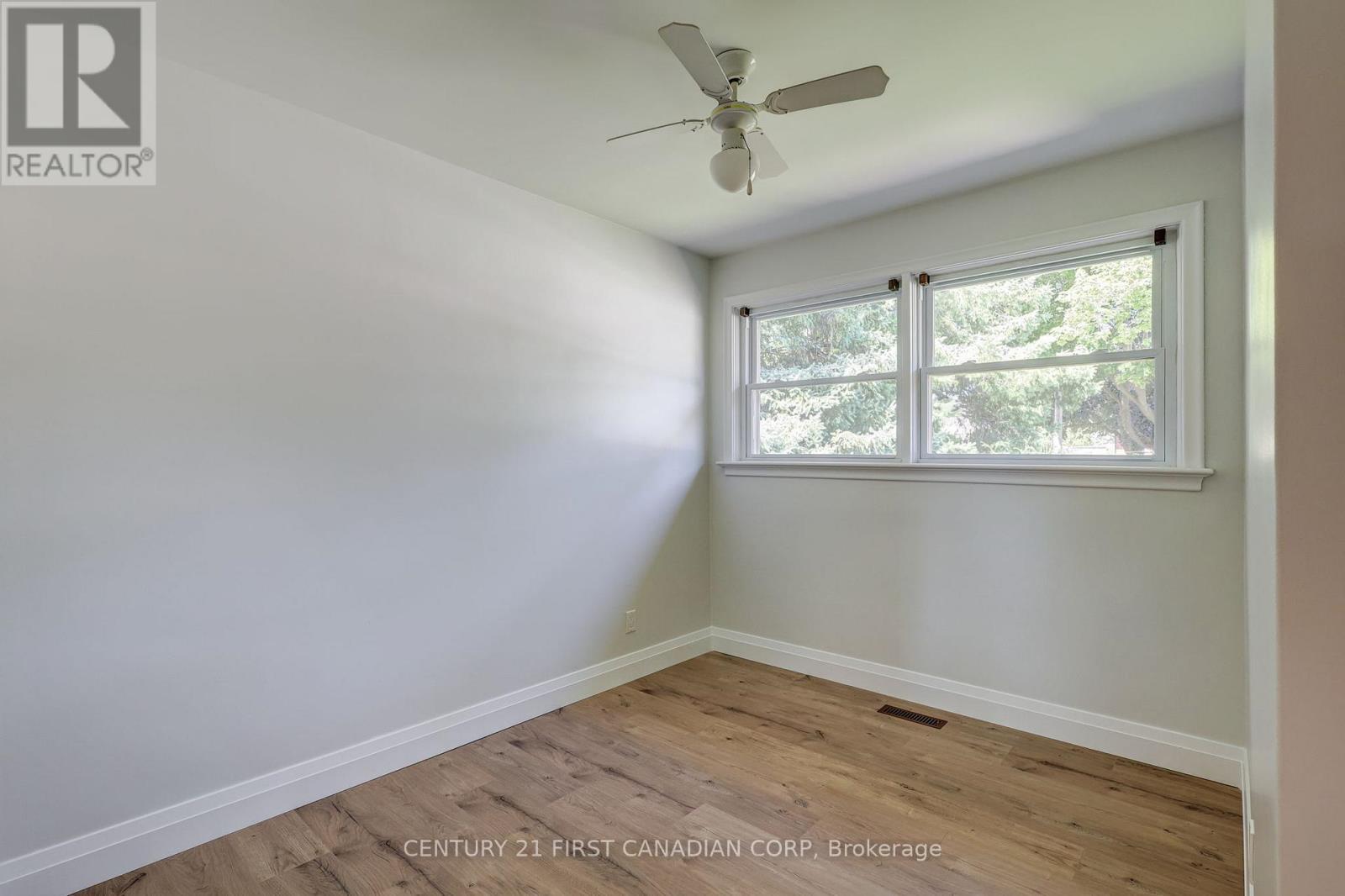 1805 Whitehall Drive, London East (East H), ON - Indoor Photo Showing Other Room