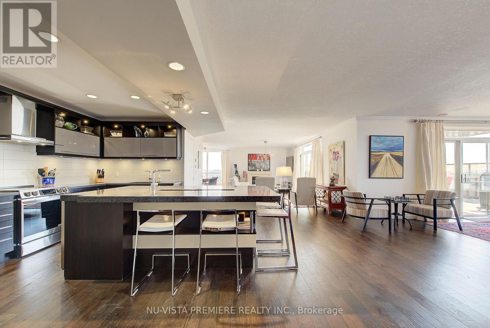 1203 - 250 Pall Mall Street, London East (East F), ON - Indoor