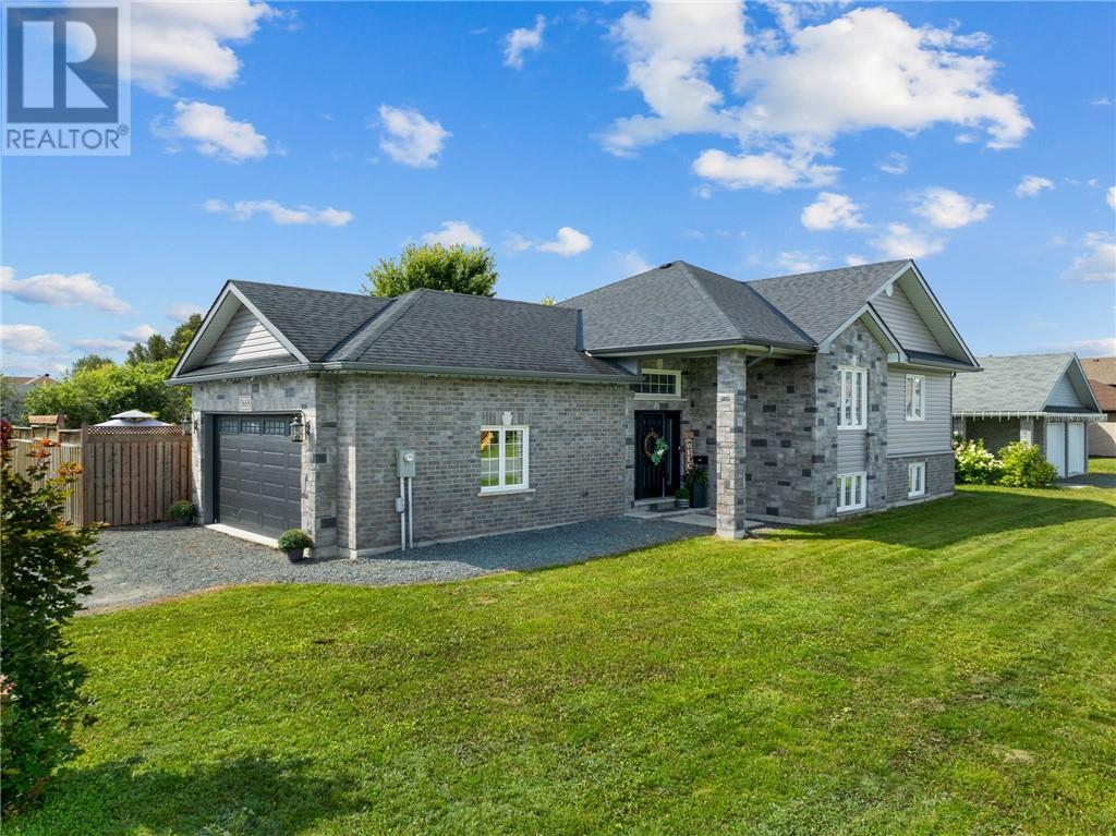 3668 Keith Avenue, Chelmsford, ON - Outdoor