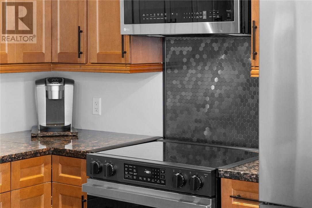 3668 Keith Avenue, Chelmsford, ON - Indoor Photo Showing Kitchen