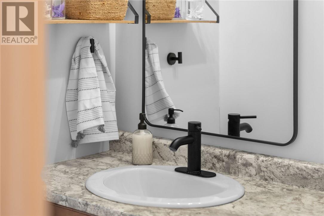 3668 Keith Avenue, Chelmsford, ON - Indoor Photo Showing Bathroom