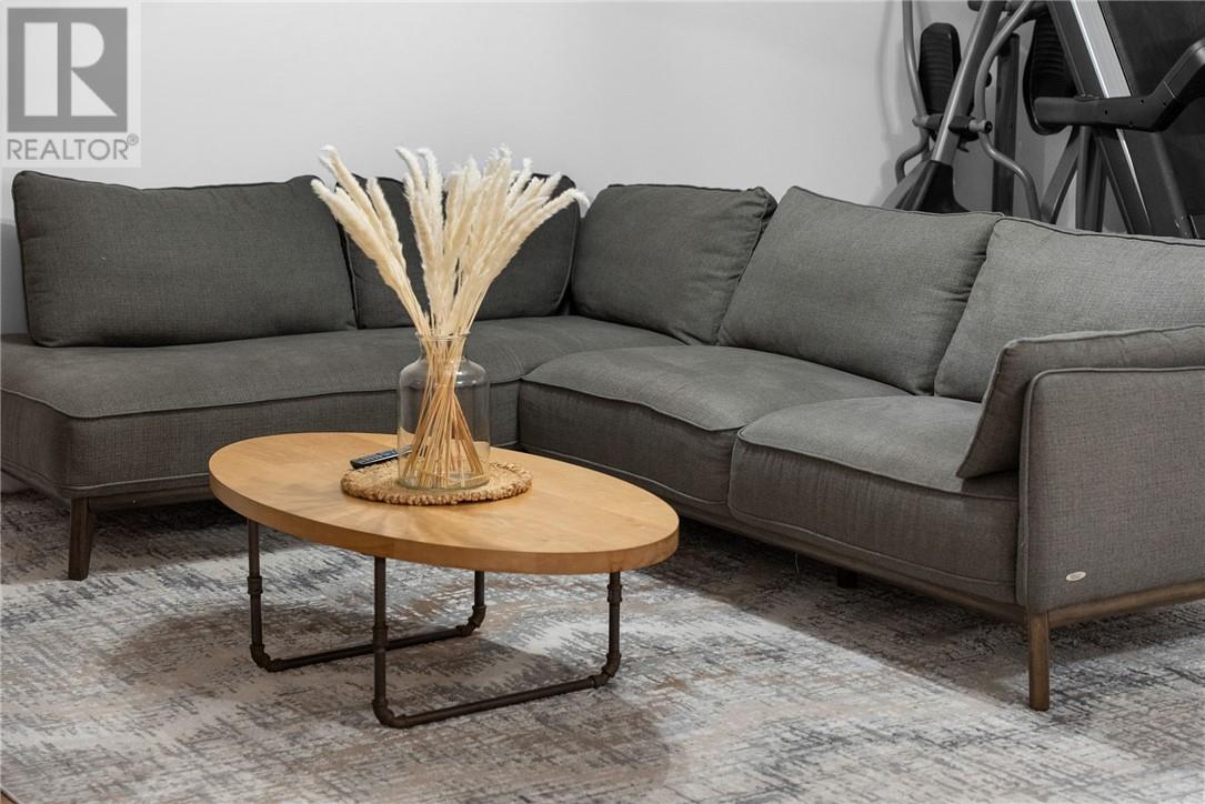 3668 Keith Avenue, Chelmsford, ON - Indoor Photo Showing Living Room