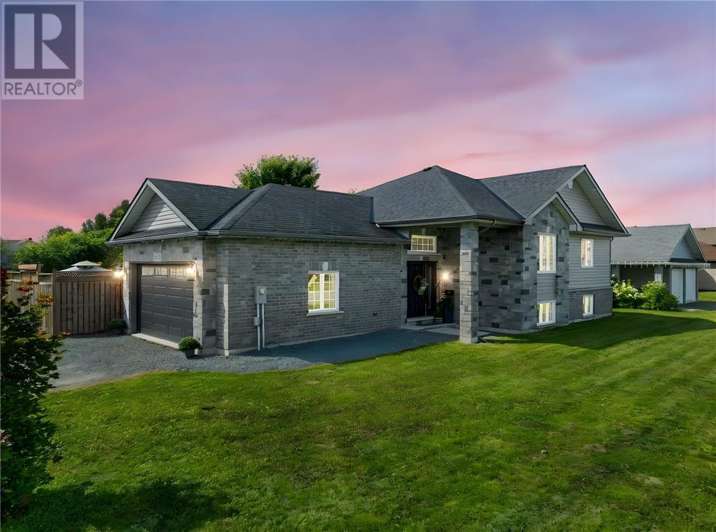 3668 Keith Avenue, Chelmsford, ON - Outdoor